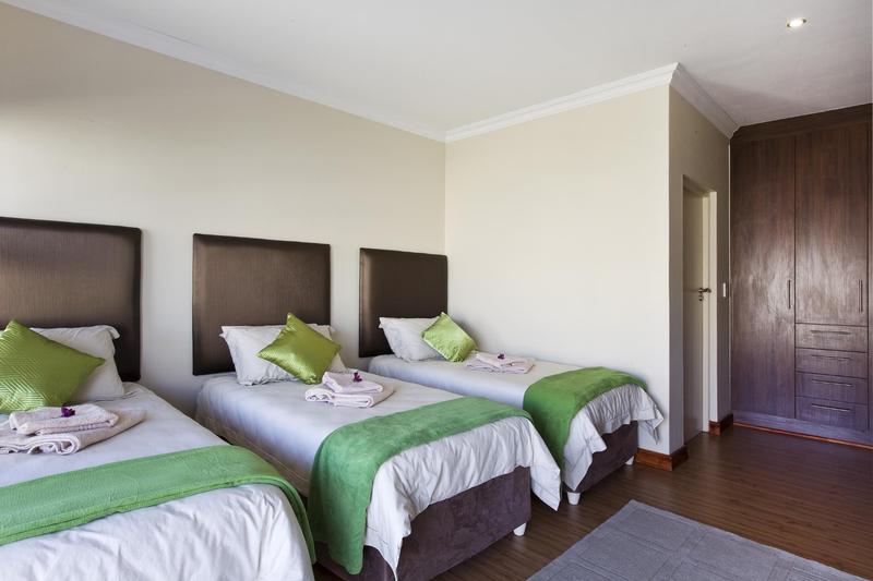 5 Bedroom Property for Sale in Blueberry Hill Western Cape
